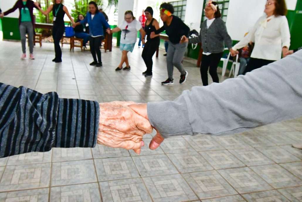 Dr. Grilo solicita moradia para idosos e mais vagas na “creche” Centro Dia