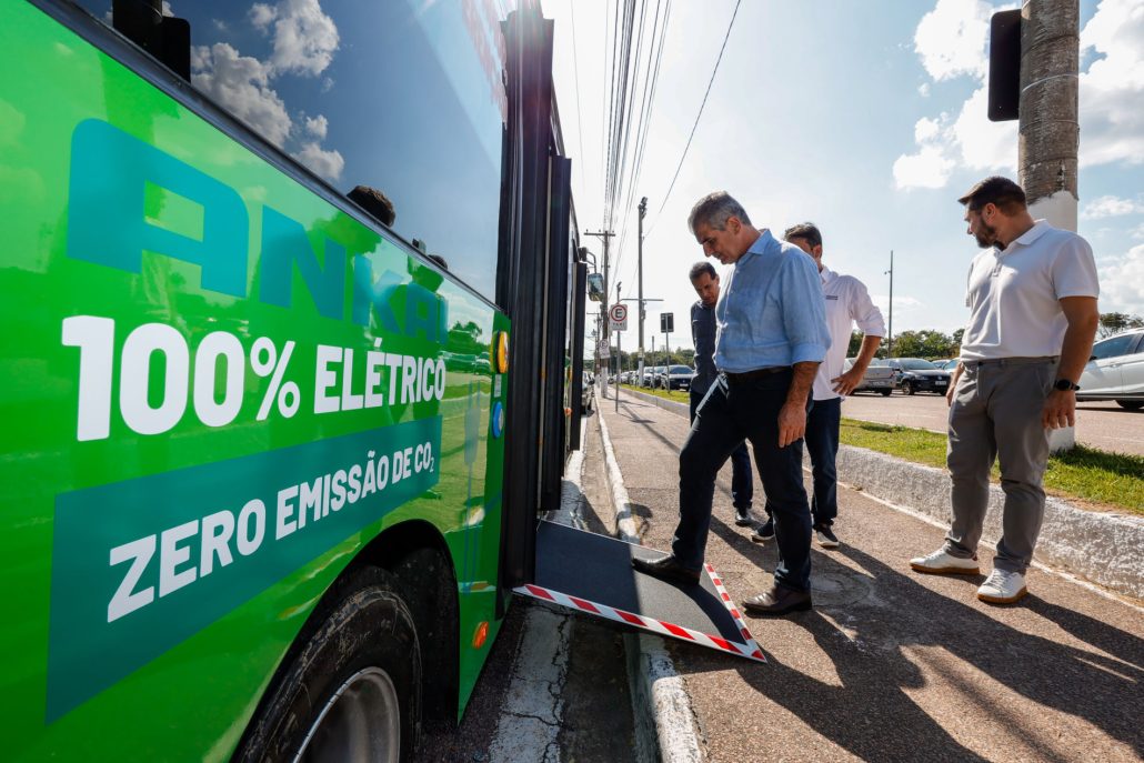 Troca de transporte coletivo por ônibus elétrico é proposta de Flávio Xavier